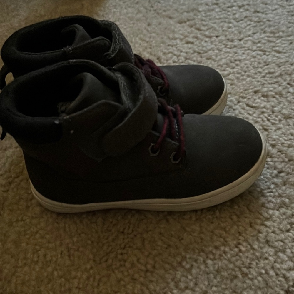 Kids Shoes. In good condition.